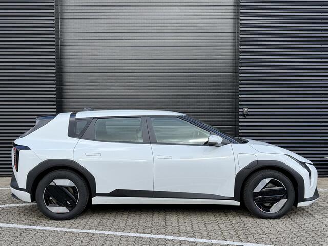 KIA EV4 Air 58.3 kWh | Adaptieve cruise control | Stoel- en stuurwielverwarming | Dual zone climate control | Achteruitrijcamera | Ambient lighting |