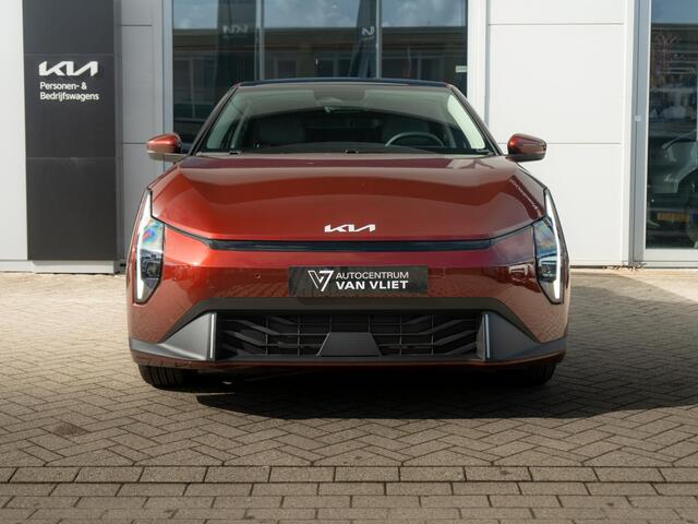 KIA EV4 Plus Advanced 58.3 kWh | DIRECT LEVERBAAR | Schuifkanteldak | Navigatie | Stoel en stuurverwarming | H&K | Elektrische achterklep