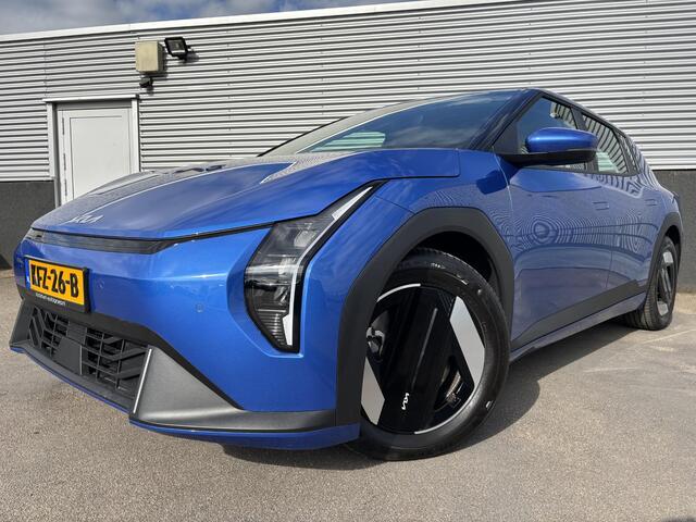 KIA EV4 Air 81.4 kWh Zo goed als nieuw, Stoel- & Stuurwiel verwarming, NL-auto! Parkeersensoren, Navigatie