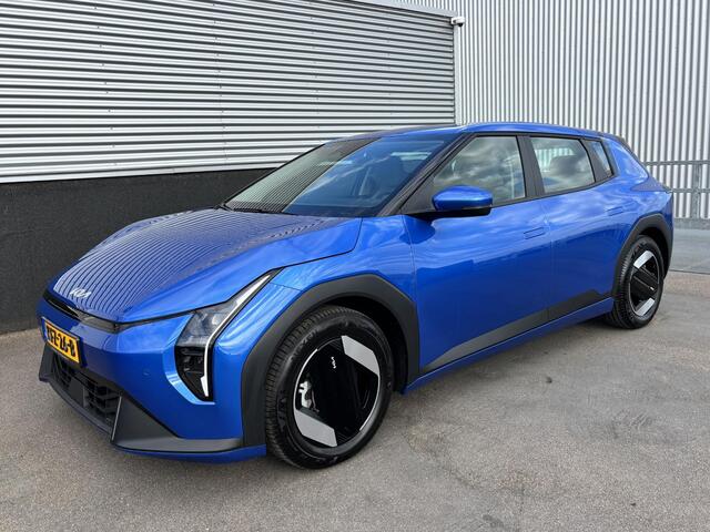 KIA EV4 Air 81.4 kWh Zo goed als nieuw, Stoel- & Stuurwiel verwarming, NL-auto! Parkeersensoren, Navigatie