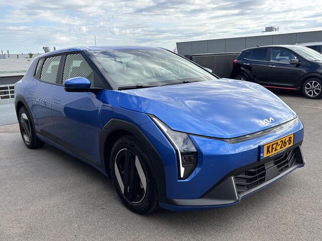 KIA EV4 Air 81.4 kWh Zo goed als nieuw, Stoel- & Stuurwiel verwarming, NL-auto! Parkeersensoren, Navigatie