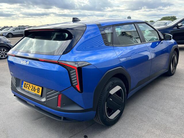 KIA EV4 Air 81.4 kWh Zo goed als nieuw, Stoel- & Stuurwiel verwarming, NL-auto! Parkeersensoren, Navigatie