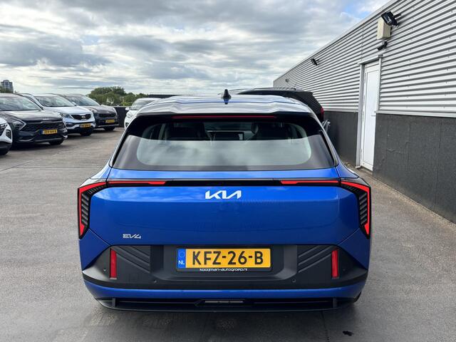 KIA EV4 Air 81.4 kWh Zo goed als nieuw, Stoel- & Stuurwiel verwarming, NL-auto! Parkeersensoren, Navigatie