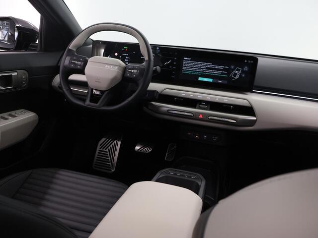 KIA EV4 GT-Line Business Edition 81.4 kWh | Navigatie | Cruise Control Adaptief | Stoel/Stuurverwarming | Climate Control | Parkeercamera | 19" LM velgen | LED | Apple Carplay/Android Auto | Keyless Entry/Go |