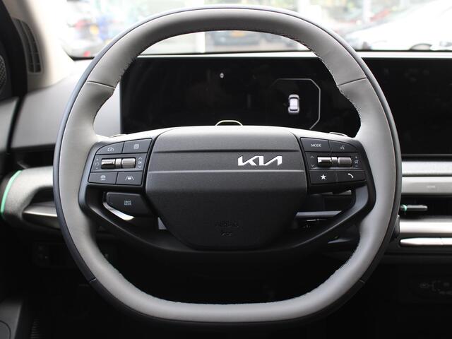 KIA EV4 Plus Advanced 58.3 kWh | PANORAMSICH SCHUIFDAK | HARMAN KARDON | STOEL & STUURVERWARMING |