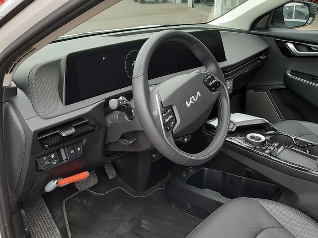 KIA EV6 Plus Advanced 77.4 kWh | Schuif-/kanteldak | Navi | Clima | Adapt. Cruise | Carplay | 20'' LM | Stoelverwarming en Verkoeling