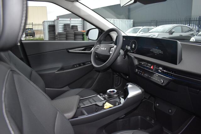 KIA EV6 Edition Advanced 77.4 kWh | 20 Inch lichtmetalen velgen | Lederen Bekleding | Stoel/Stuurwielverwarming | LED koplampen