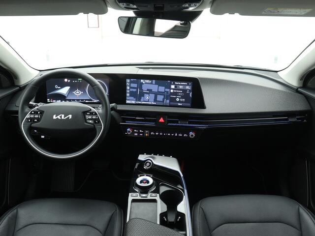 KIA EV6 Plus Advanced 77.4 kWh | Panoramadak | Parkeersensoren | LM velgen | Stoel en stuurwiel verwarmd |