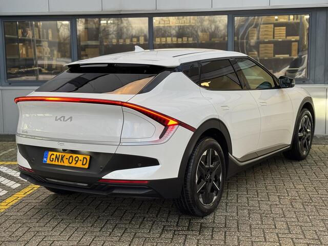 KIA EV6 Light Edition 63 kWh | Camera | Stoelverwarming | Navigatie | Camera