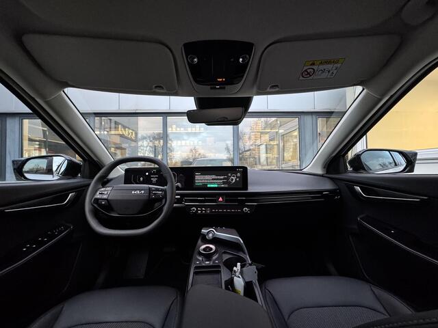 KIA EV6 Light Edition 63 kWh | Camera | Stoelverwarming | Navigatie | Camera