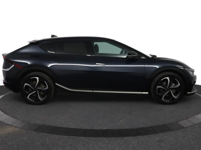 KIA EV6 Edition Advanced 77.4 kWh Edition Advanced 77.4 kWh - Adaptief Cruise Control - Lichtmetalen Velgen 20'' - Navigatie - Stoel/Stuurverwarming - Fabrieksgarantie t/m 04-2031