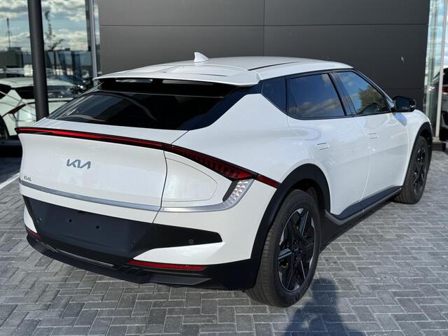 KIA EV6 Light Edition 63 kWh Lease vanaf ¤599,- p/m! | VOORRAAD ACTIE | Camera | Keyless | Stoelverwarming