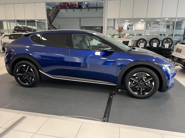 KIA EV6 Light Edition 63 kWh Prijs is incl. 2.000,= inruilpremie ! Uitvoorraad leverbaar.