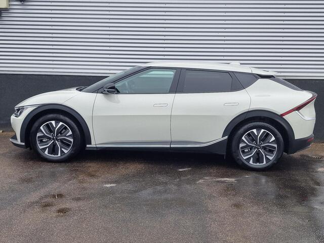 KIA EV6 58 kWh Warmtepomp, Navigatie, Stoel- & Stuurwielverwarming, LMV, Parkeersensoren voor + achter, Dodehoekdetectie, Privacy glass, 1e eign. NL-auto