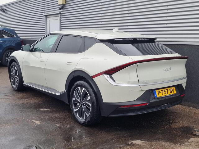 KIA EV6 58 kWh Warmtepomp, Navigatie, Stoel- & Stuurwielverwarming, LMV, Parkeersensoren voor + achter, Dodehoekdetectie, Privacy glass, 1e eign. NL-auto