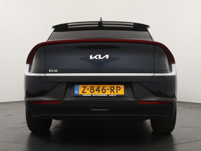 KIA EV6 Light 58 kWh - Navigatie - Cruise Control - Apple CarPlay / Android Auto - Achteruitrijcamera - Parkeerhulp achter - Privacy Glass achter - Fabrieksgarantie tot 06-2031