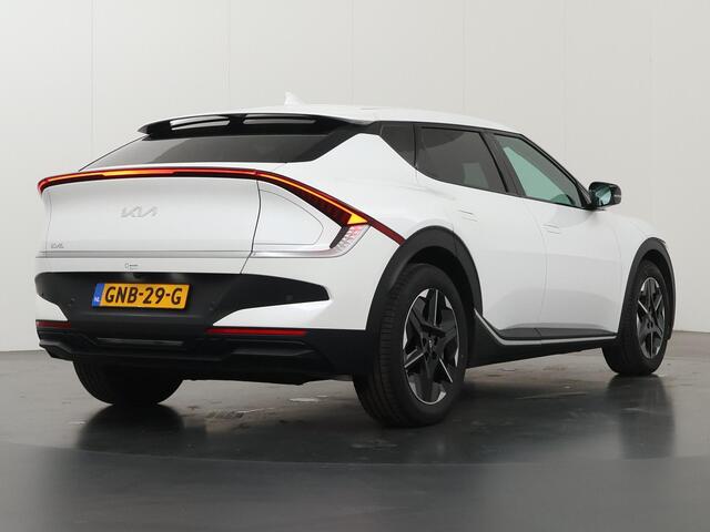 KIA EV6 Light Edition 63 kWh | Parkeercamera | Keyless Entry | Stoelverwarming | Apple Carplay | Android Auto |