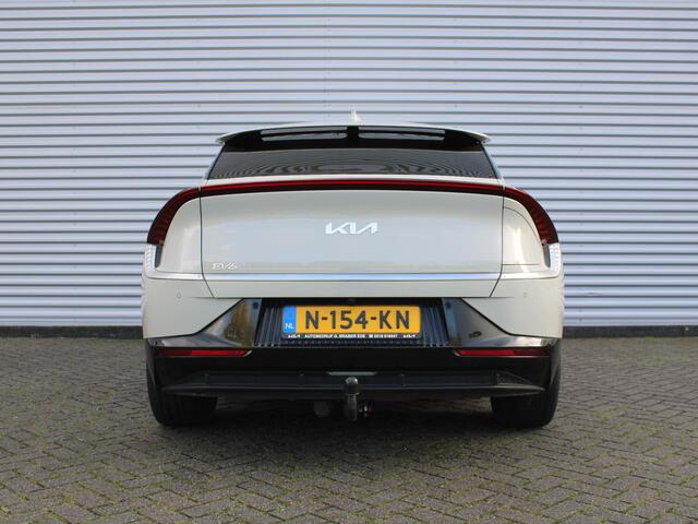 KIA EV6 Plus AWD 77.4 kWh | 325 PK | Trekhaak | Stuur-/stoelverwarming + ventilatie | Camera | Cruise adapt. | Elek. stoelverstelling + achterklep | 19" LM |