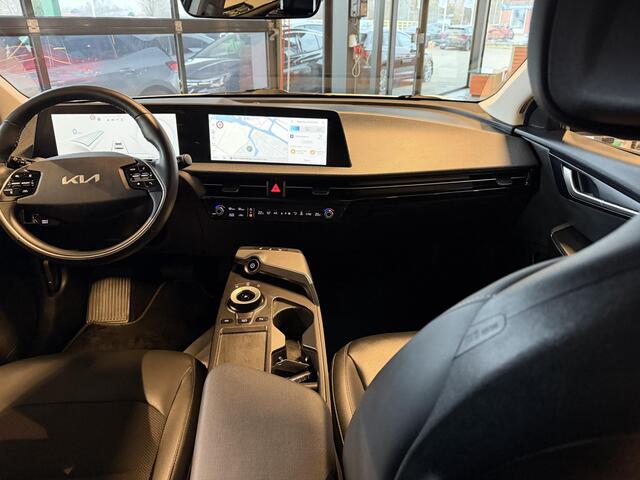 KIA EV6 Air 58 kWh SOH 100% | ADAPTIEVE CRUISECONTROL | NAVIGATIE | LEDER | VERWARMDE VOORSTOELEN | FULL LED PAKKET | AIRCO / ECC | ACHTERUITRIJCAMERA | PARKEERSENSOREN ACHTER |