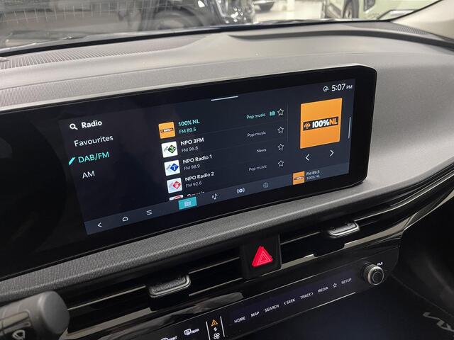 KIA EV6 Light Edition 63 kWh | Parkeersensoren V+A | Navigatie | 800 Volt