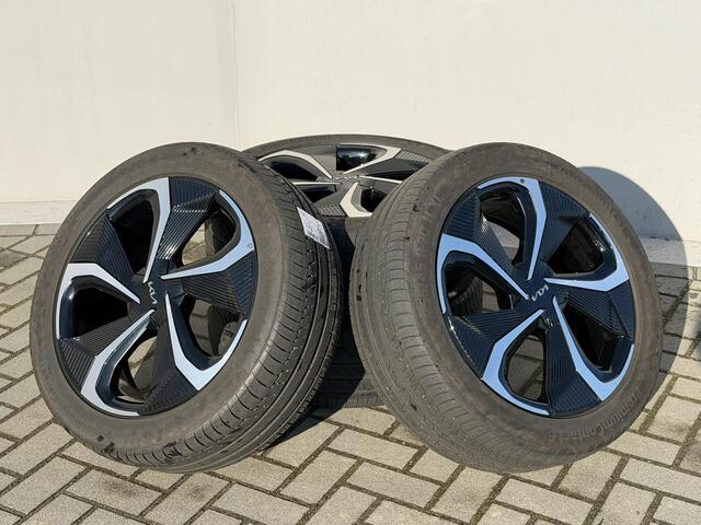 KIA EV6 GT-Line AWD 77.4 kWh / 325 Pk / Fabrieksgarantie tot 12-2028 / Dealer Onderhouden / HUD / 360 Camera / Dodehoek / Navigatie / Apple Carplay & Android Auto / Stoelverwarming & Stuurwielverwarming / Stoelventilatie / Elektr. Stoelen / Meridian Surround Audi