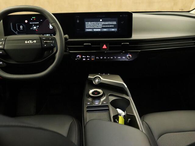 KIA EV6 Air 84 kWh SOH 99.5%!!- GROOT ACCU PAKKET - ORIGINEEL NEDERLANDSE AUTO - TREKHAAK 1.800 KG GEREMD TREKGEWICHT - STUUR EN STOEL VERWARMING - APPLE CARPLAY/ANDROID AUTO - PARKEERSENSOREN VOOR EN ACHTER - NAVGIATIE