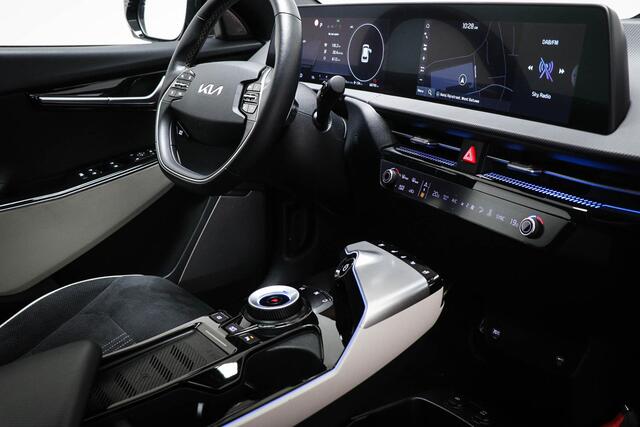 KIA EV6 GT-Line 77.4 kWh | PANORAMADAK | ACHTERBANKVERWARMING | STOELVENTILATIE | TREKHAAK | 20"