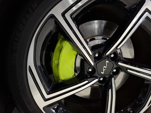 KIA EV6 GT AWD 77.4 kWh 585 PK, Uniek 1559 km, Panorama Dak, Meridian Sound, Kuipstoelen, 21" GT Velgen.