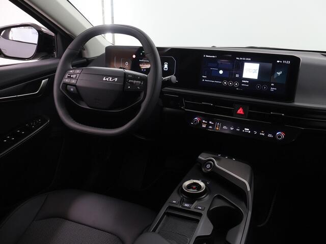 KIA EV6 Light Edition 63 kWh | Stoelverwarming | Adaptieve cruise control | Parkeersensoren | Stuurwiel verwarmd |