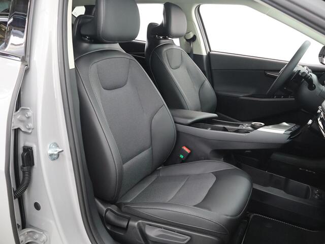 KIA EV6 Light Edition 63 kWh | Stoelverwarming | Adaptieve cruise control | Parkeersensoren | Stuurwiel verwarmd |