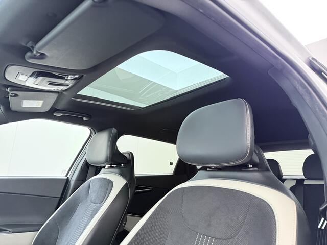 KIA EV6 GT-Line 77.4 kWh SOH 95% Panoramadak V2L Warmtepomp Trekhaak Head-Up Display Meridian®-Surround Adap.Cruise Matrix Led 360°Camera Navi Ecc Stoel+Stuurverwarming Stoel Massage+Ventilatie Elek.Stoelen+Memory Elek.Achterklep Privacy Glas Dealeronderhouden 1e