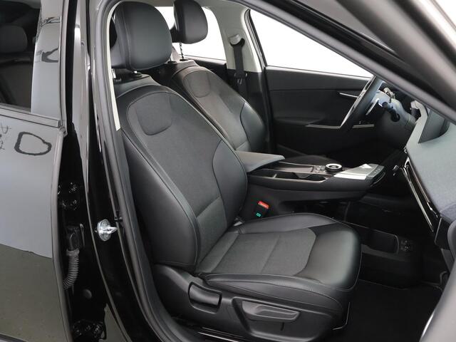 KIA EV6 Air 58 kWh | Stoel/Stuurwielverwarming | Navigatie | Parkeercamera | Climate Control | Cruise Control Adaptief |