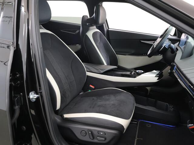 KIA EV6 GT-Line 77.4 kWh | Trekhaak | Panoramadak | Navigatie | Head Up | Parkeercamera | Stoelverwarming/verkoeling | Keyless Go |