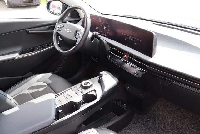 KIA EV6 77.4 kWh Apple carplay/Adaptieve cruise control/Lane assist/Achteruitrijcamera/Parkeersensoren/Keyless/Navigatie/Climate control/DAB