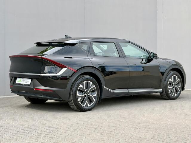 KIA EV6 Edition 77.4 kWh / SOH 100% / Fabrieksgarantie tot 18-06-2032 / 1.600 kg trekgewicht / Android Auto & Apple Carplay / Navigatie / Cruise Control Adaptief / Climate Control / DAB / Draadloze Telefoonlader / Camera / Parkeerassistent / 19" Lichtmetalen Wielen / Keyless entry & start /