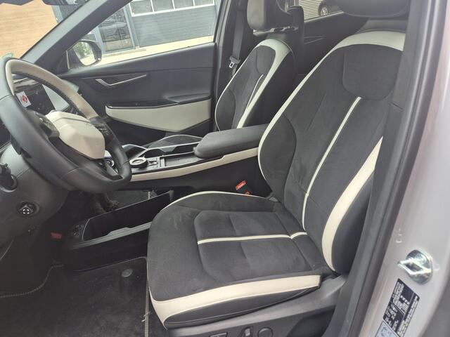 KIA EV6 GT-Line 84 kWh model 2026 lichte schade 17.300km BTW full options