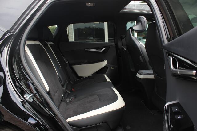 KIA EV6 GT-Line 77.4 kWh / Full option! / Trekhaak / Panoramadak / 360Camera / Head-up / Keyless / 19'' / Half leder / Matrix LED / DAB / ACC / Stoelverwarming V+A / Warmtepomp