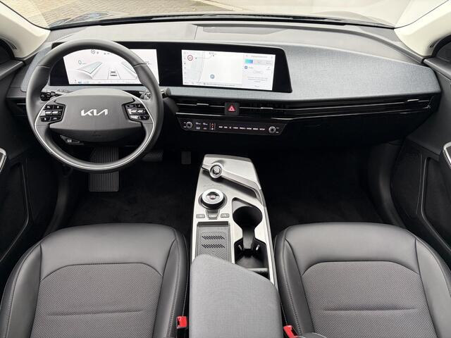 KIA EV6 Edition 77.4 kWh / SOH 100% / Fabrieksgarantie tot 05-2032 / 1.600 kg trekgewicht / Android Auto & Apple Carplay / Navigatie / Cruise Control Adaptief / Climate Control / DAB / Draadloze Telefoonlader / Camera / Parkeerassistent / 19" Lichtmetalen Wielen / Keyless entry & start /