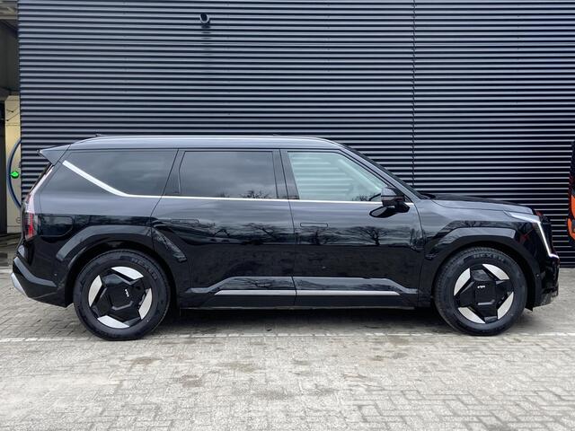 KIA EV9 Plus RWD 99.8 kWh Kia EV9 Plus AWD 99.8 kWh Elektrisch wegklapbare trekhaak | DEMO | 7 Persoons | 360 Camera | Stoel Massage | Schuif/kantel dak |