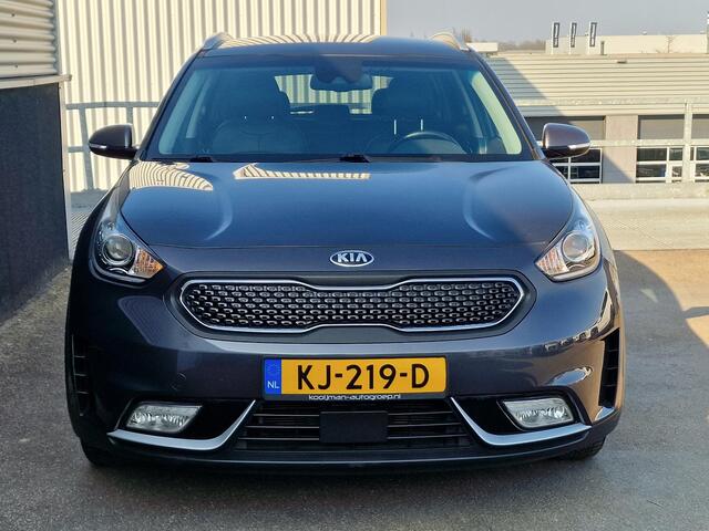 KIA Niro 1.6 GDi Hybrid BusinessLine Navigatie, Lederen bekleding, Stoel- Stuurwielverwarming, Smart Key, Nieuw geleverd, Dealeronderhouden, Privacy glass, Parkeersensoren