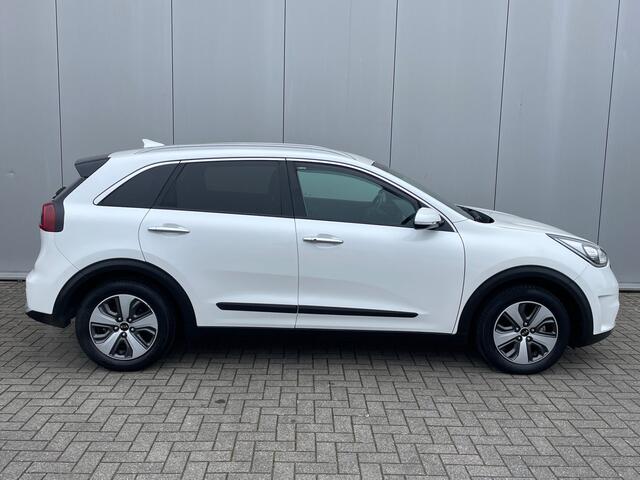 KIA Niro 1.6 GDi Hybrid BusinessLine Navigatie, Climate Control, Leder, Trekhaak, Adatptive Cruisecontrol, Stoel/Stuurverwarming