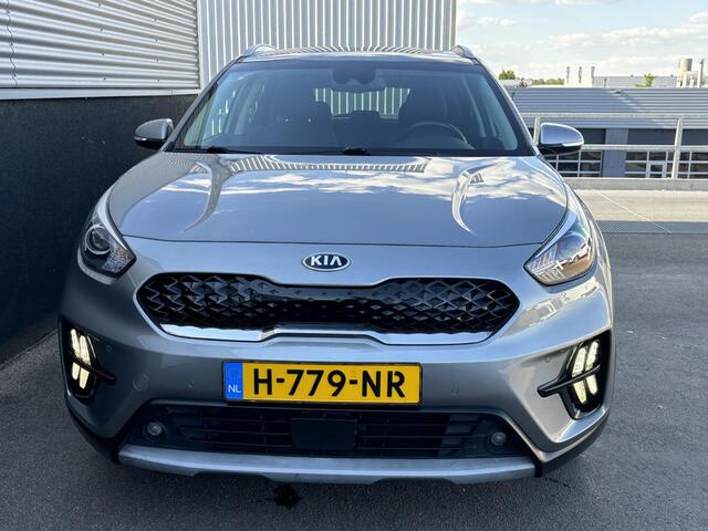 KIA Niro 1.6 GDi Hybrid DynamicPlusLine Navigatie, Stoel- & Stuurwielverwarming, 18" LMV, Smart Key, Lichtmetalen velgen, Achteruitrijcamera, Parkeersensoren voor + achter, complete historie