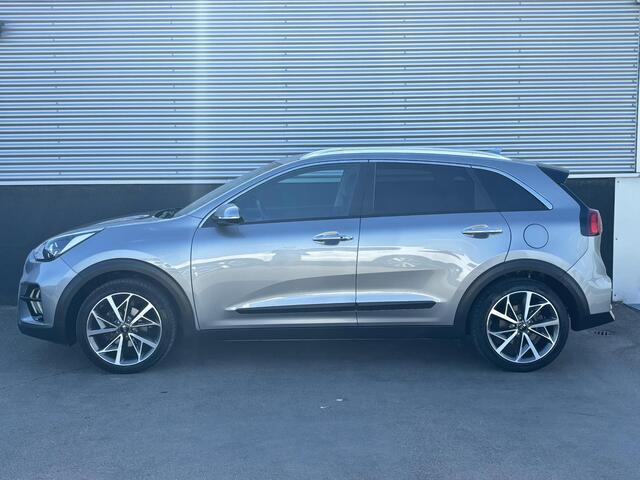 KIA Niro 1.6 GDi Hybrid DynamicPlusLine Navigatie, Stoel- & Stuurwielverwarming, 18" LMV, Smart Key, Lichtmetalen velgen, Achteruitrijcamera, Parkeersensoren voor + achter, complete historie