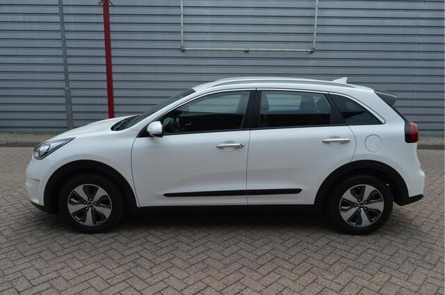 KIA Niro 1.6 GDi Hybrid 141 PK DCT6 DynamicLine O.a: Navi, Clima, Camera, PDC, Carplay, Rijklaar, Etc. All-in prijs!