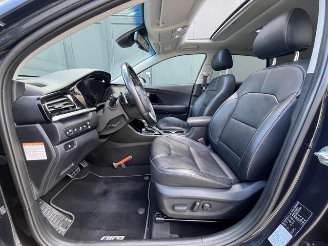 KIA Niro 1.6 GDi Hybrid ExecutiveLine Automaat / 100% Dealeronderhouden / Glazen Schuif- en Kanteldak / Achteruitrijcamera / Stuur- en Stoelverwarming voor en achter / Stoelverkoeling / Apple Carplay & Android Auto / Keyless Entry & Start / Adaptieve Cruise Contro