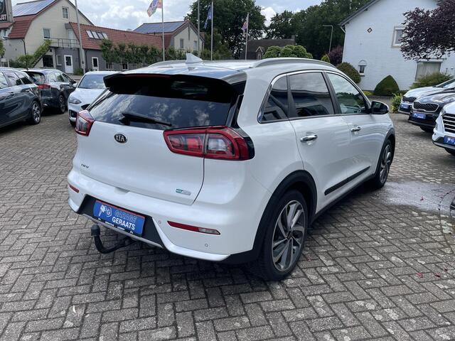 KIA Niro 1.6 GDi Hybrid ExecutiveLine | Lederen bekleding, Elektrische best. stoel met geheugen, Stoel ventilatie en verwarming, Navigatie, Trekhaak, Dodehoek sensoren