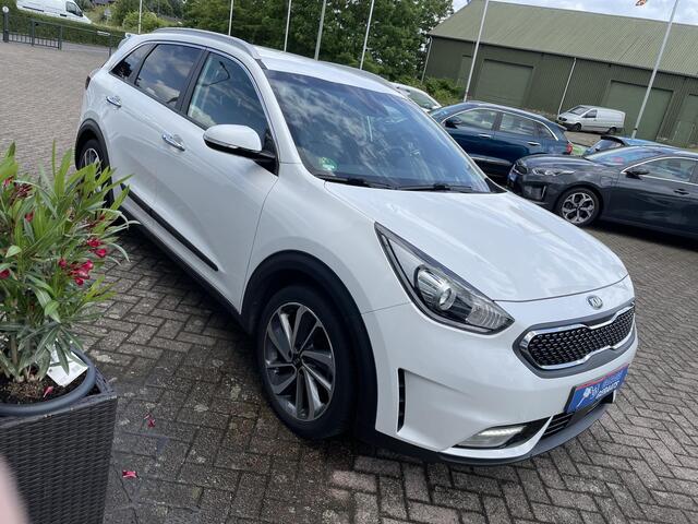 KIA Niro 1.6 GDi Hybrid ExecutiveLine | Lederen bekleding, Elektrische best. stoel met geheugen, Stoel ventilatie en verwarming, Navigatie, Trekhaak, Dodehoek sensoren
