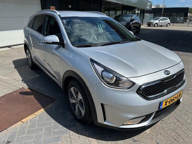 KIA Niro 1.6 GDi Hybrid DynamicLine AIRCO I NAVIGATIE I AUTOMAAT I LAGE KM'S I LMV I PDC