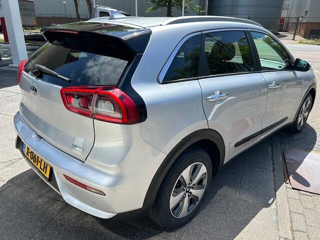 KIA Niro 1.6 GDi Hybrid DynamicLine AIRCO I NAVIGATIE I AUTOMAAT I LAGE KM'S I LMV I PDC