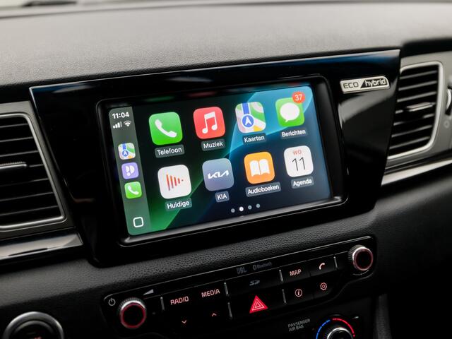 KIA Niro 1.6 GDi Hybrid Executive Automaat (APPLE CARPLAY, NAVIGATIE, JBL AUDIO, CAMERA, STUUR/STOELVERWARMING, ADAPTIVE CRUISE, LEDEREN SPORTSTOELEN, STOELKOELING, KEYLESS, XENON, NIEUWSTAAT)